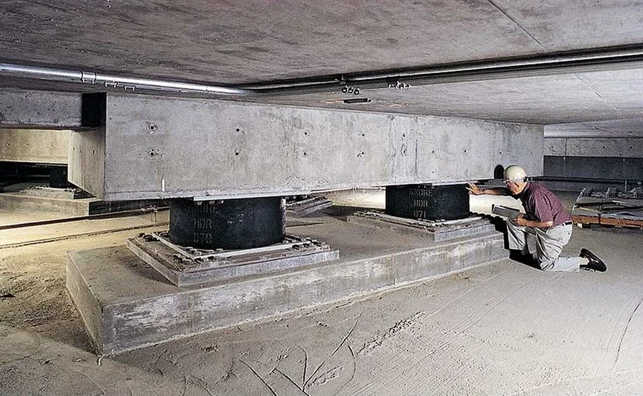 Diseño de Aislación Sísmica de Base en Alicante: Protección Estructural Frente a Sismos Mediterráneos